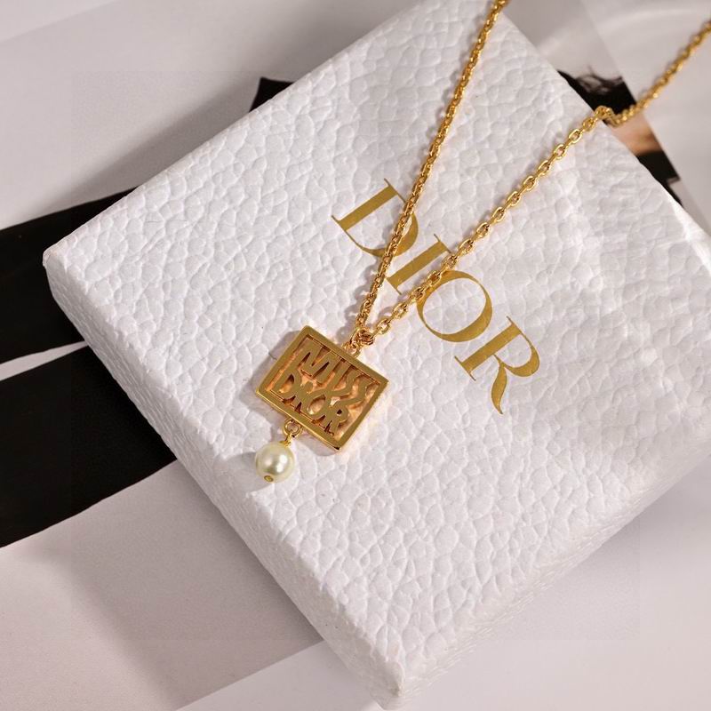 Dior Necklace 03yxs92